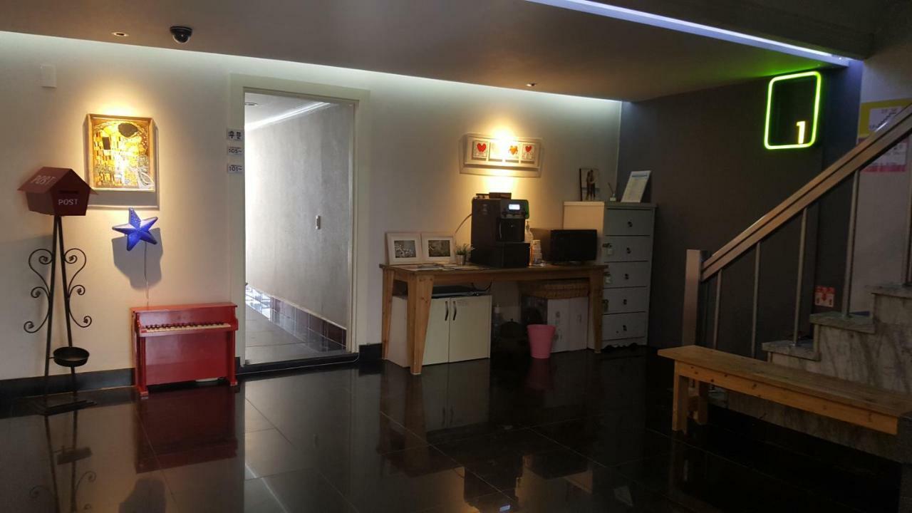 Gwangan Blue Moon Motel Busan Exterior photo